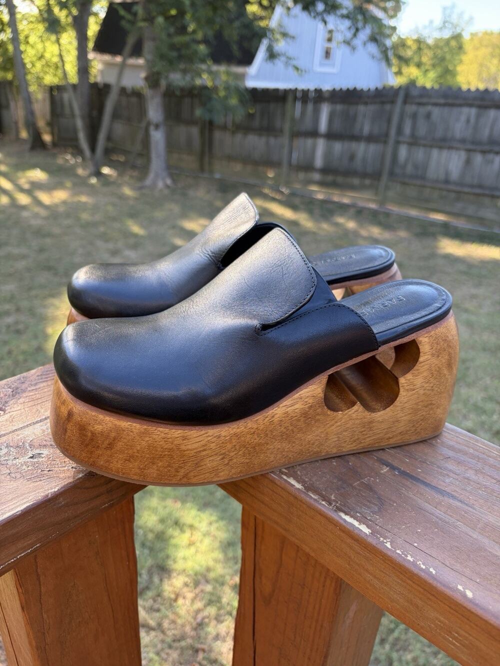 Farm Rio Black Leather Wooden Platform Mule Flower Cutout Avant-Garde 7.5 RARE